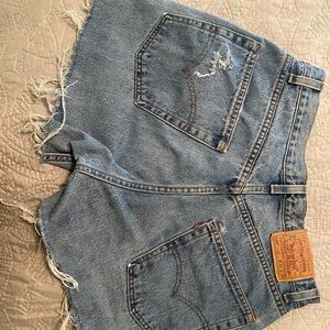 Levi cut off shorts